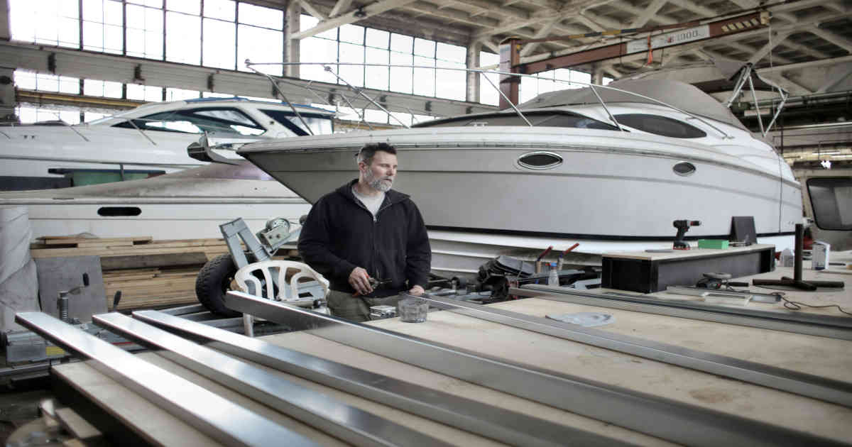 Fixing boats